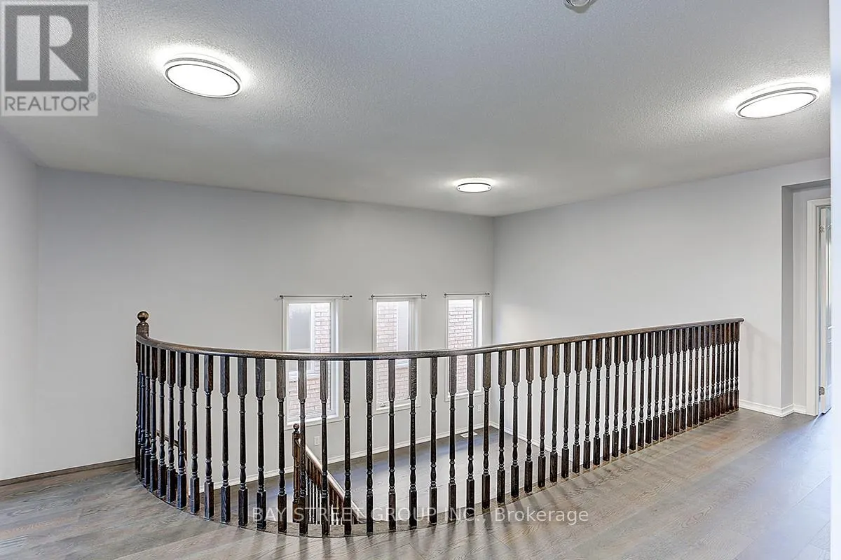 2433 EQUESTRIAN CRESCENT