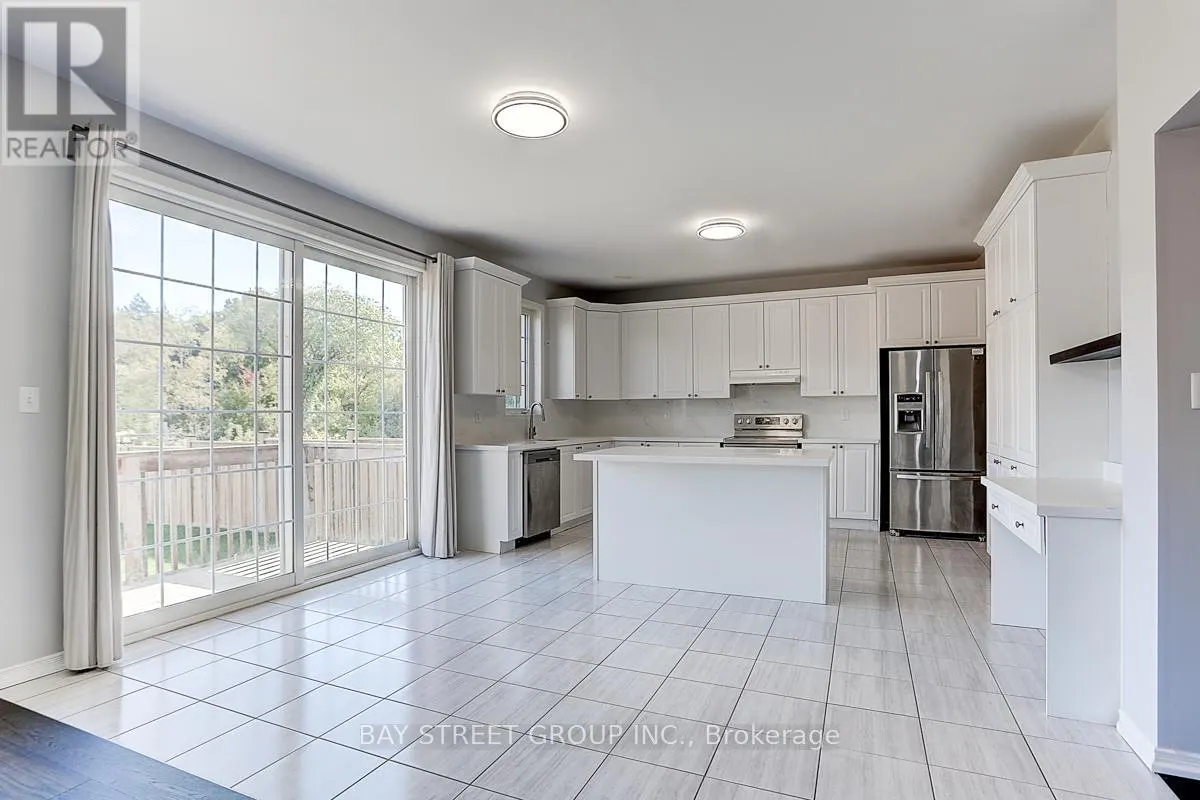 2433 EQUESTRIAN CRESCENT