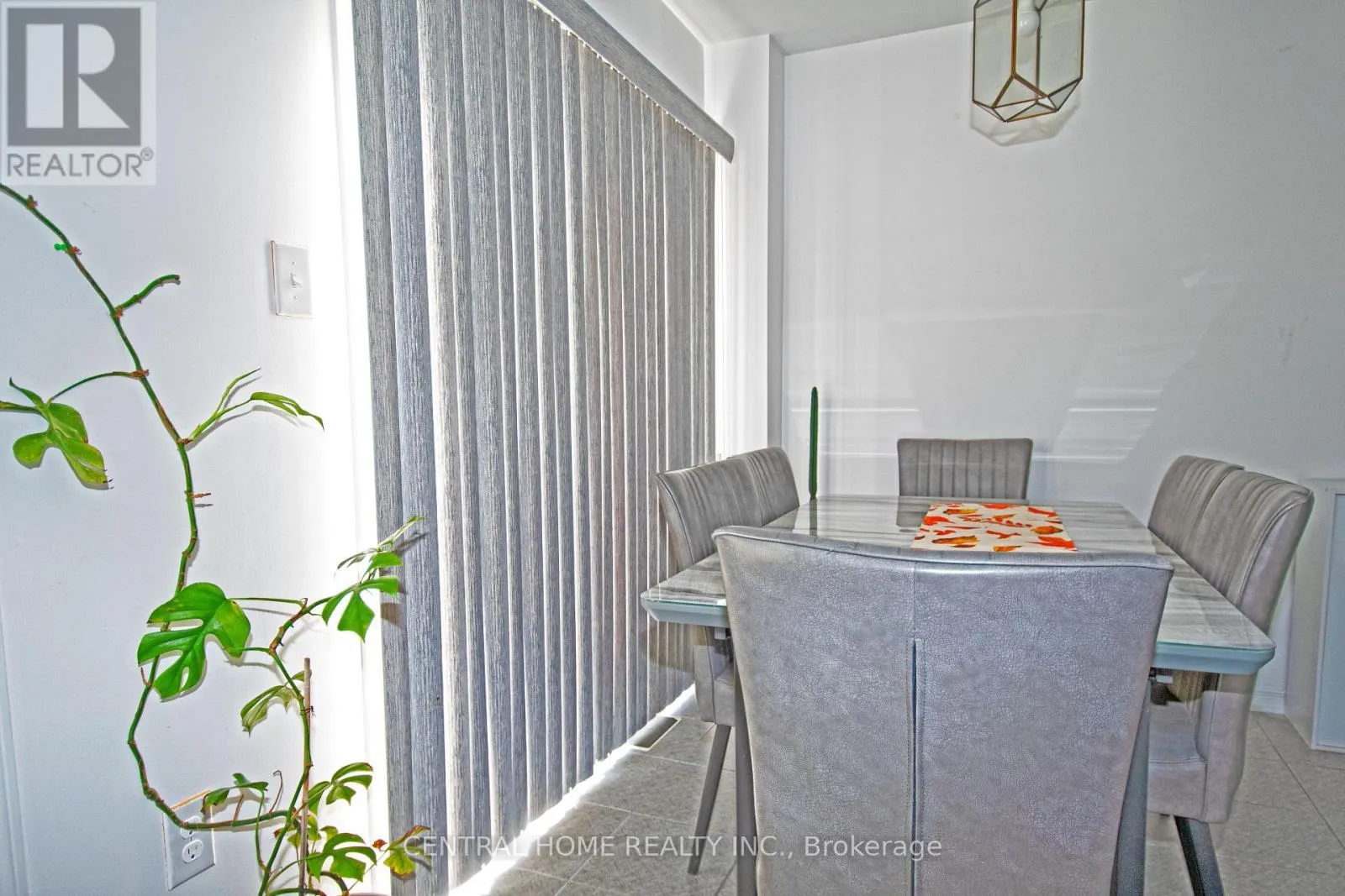 25 CAMILLERI ROAD