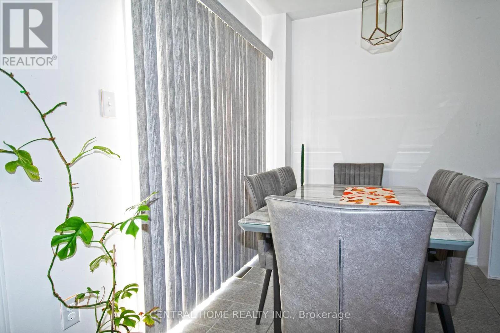 25 CAMILLERI ROAD