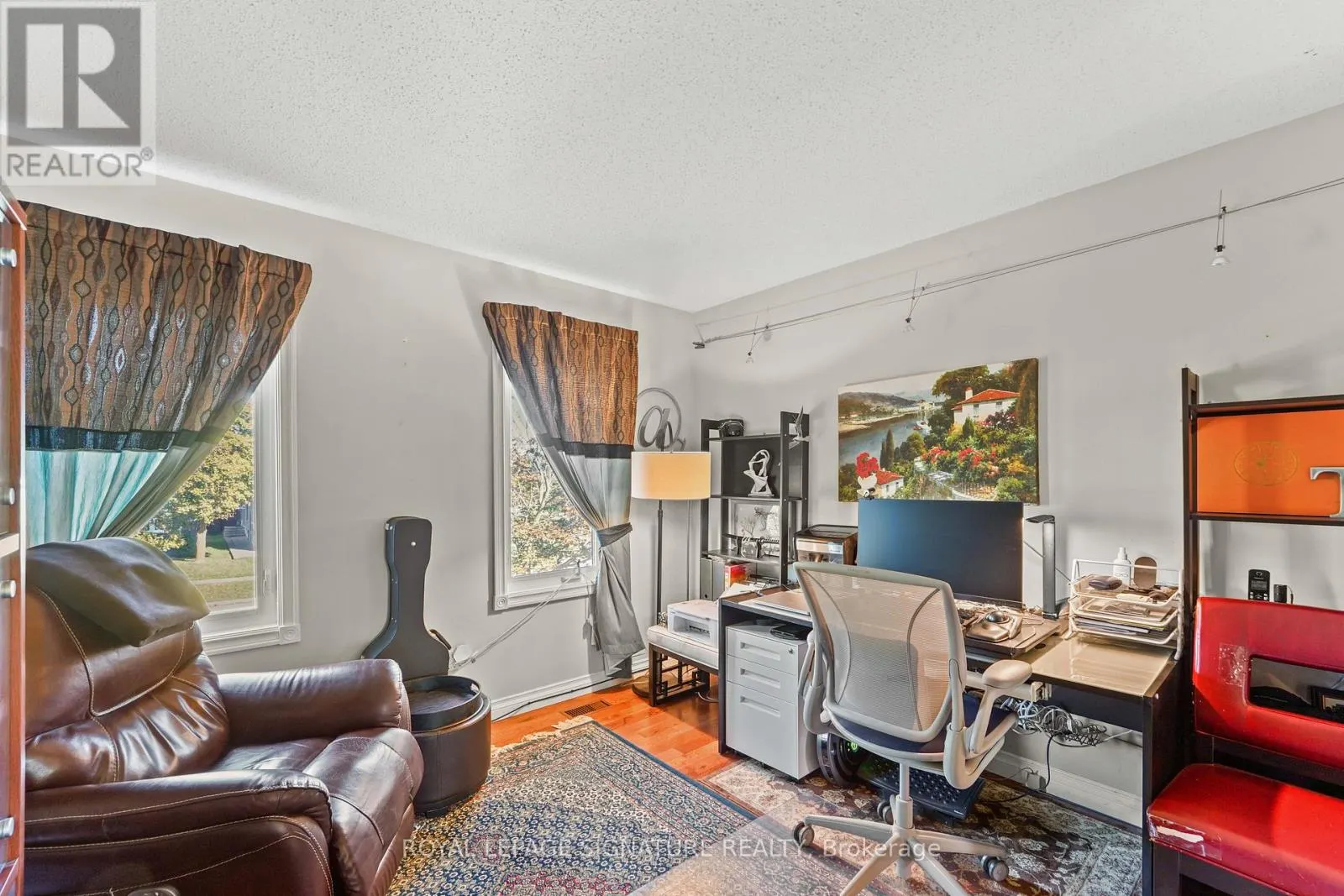 1556 AMBERLEA ROAD