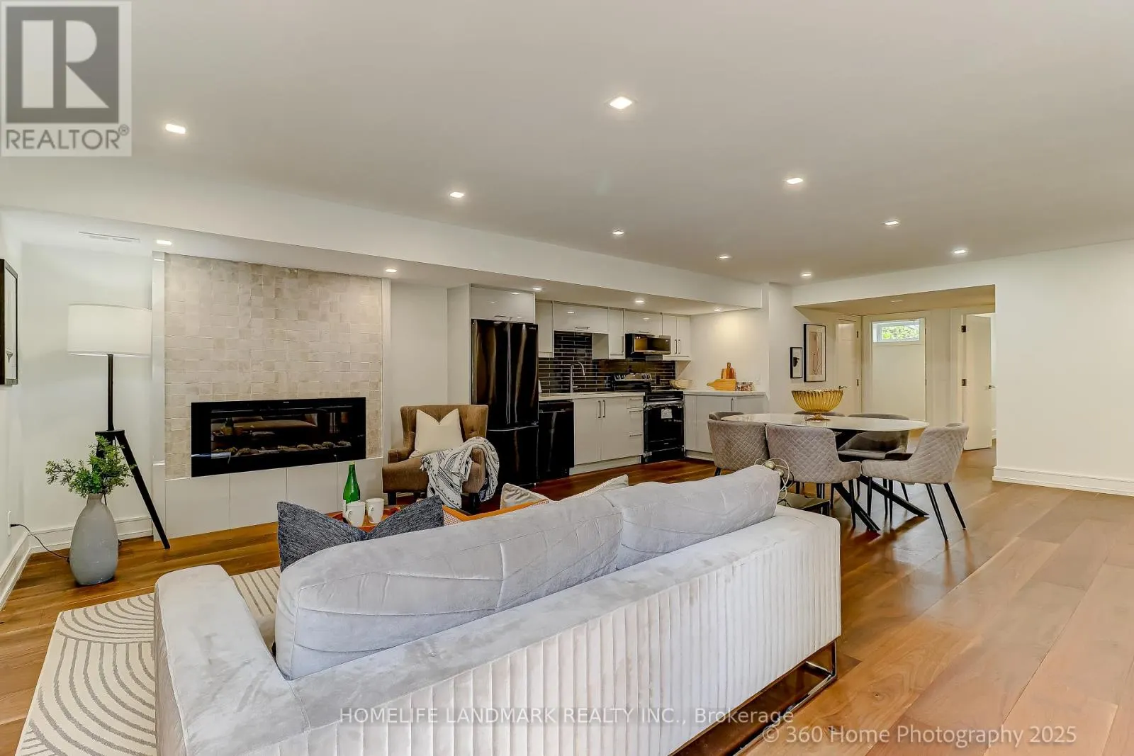 38 NORLONG BOULEVARD