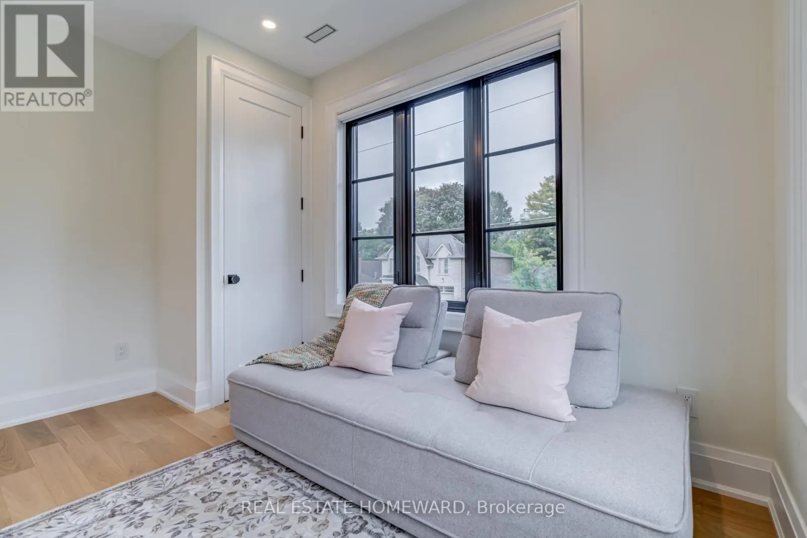 5 TAYLOR DRIVE