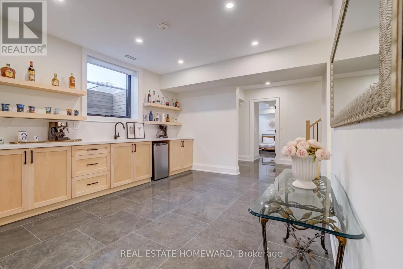 5 TAYLOR DRIVE