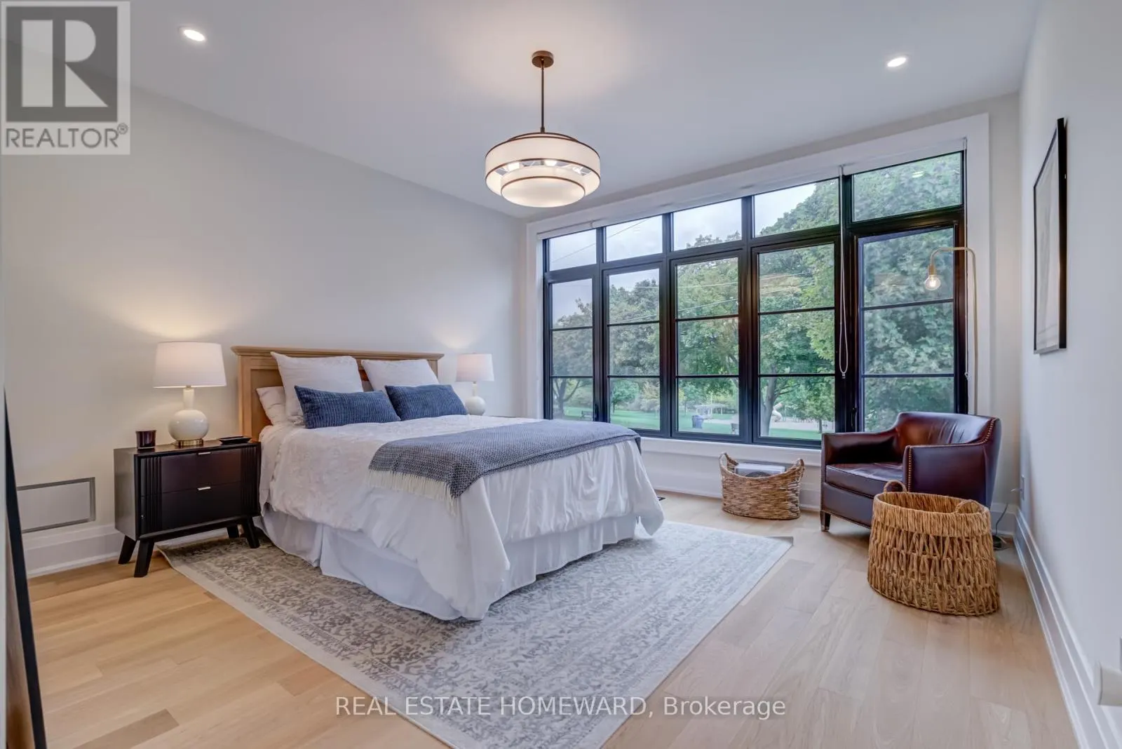 5 TAYLOR DRIVE