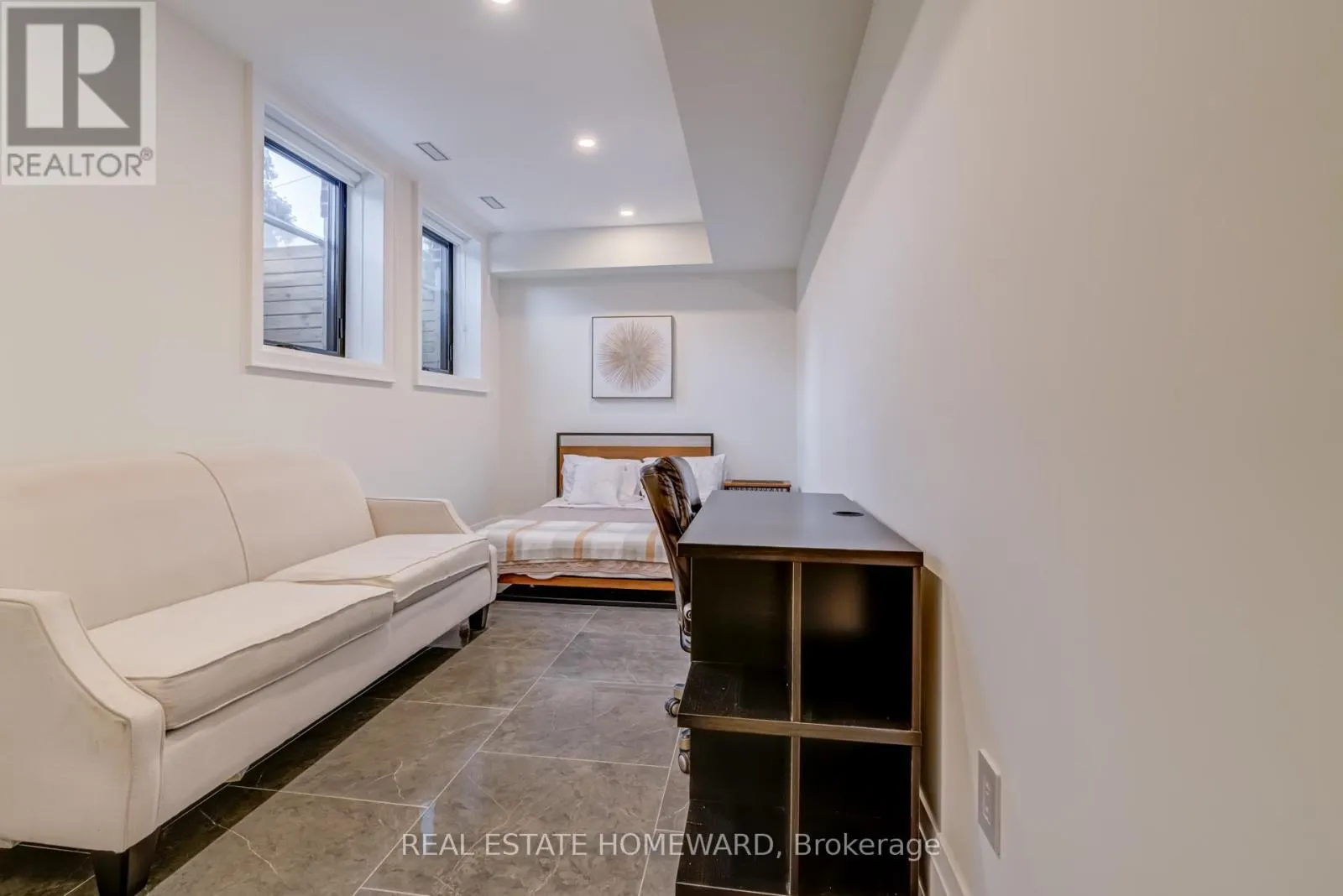5 TAYLOR DRIVE