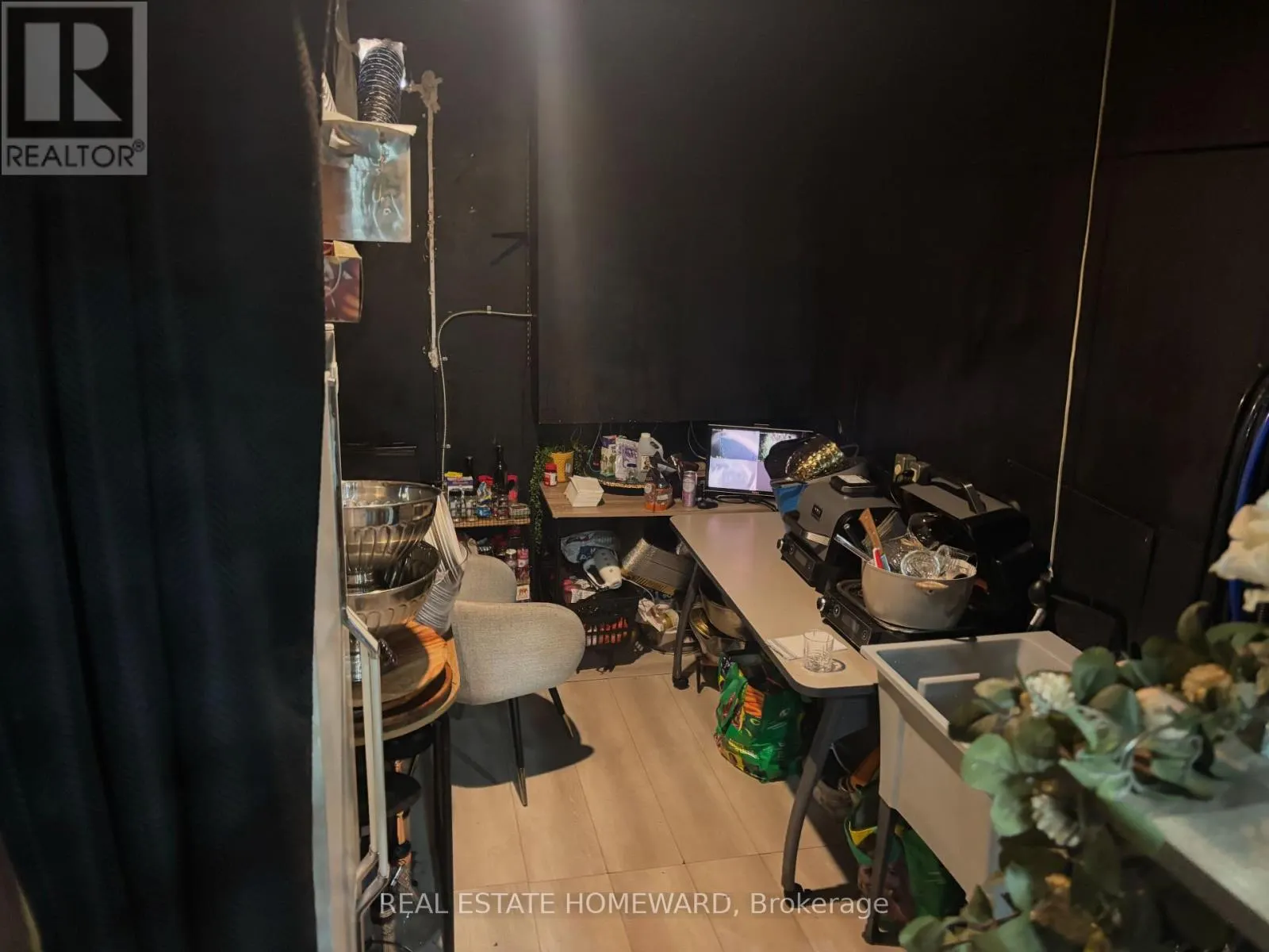 5 - 3095 EGLINTON AVENUE E