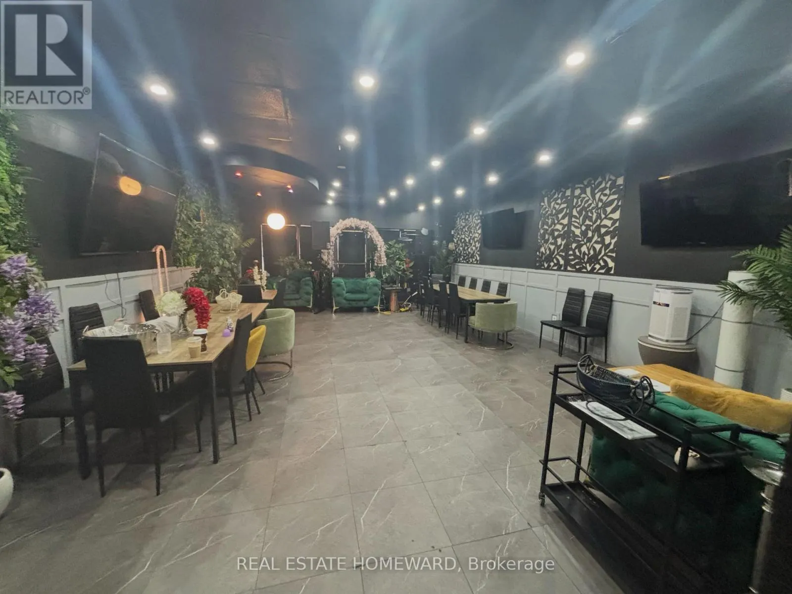 5 - 3095 EGLINTON AVENUE E