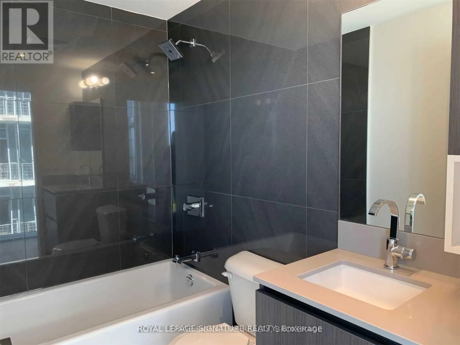 1101 - 15 BASEBALL PLACE NE