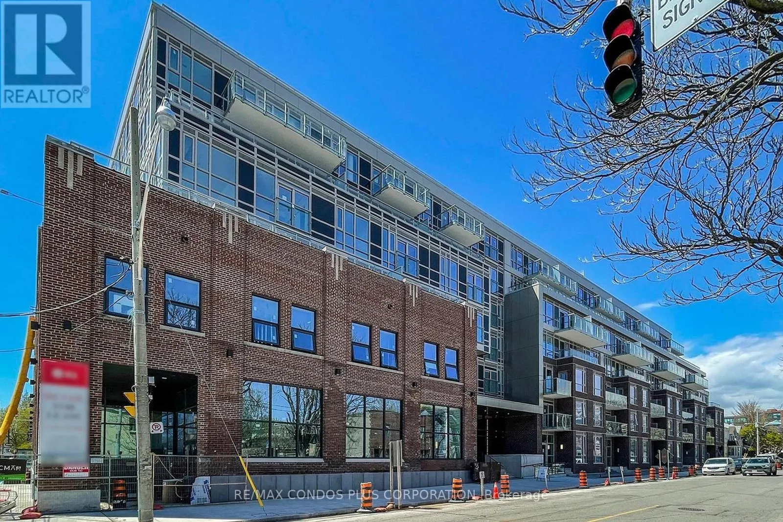 305 - 150 LOGAN AVENUE