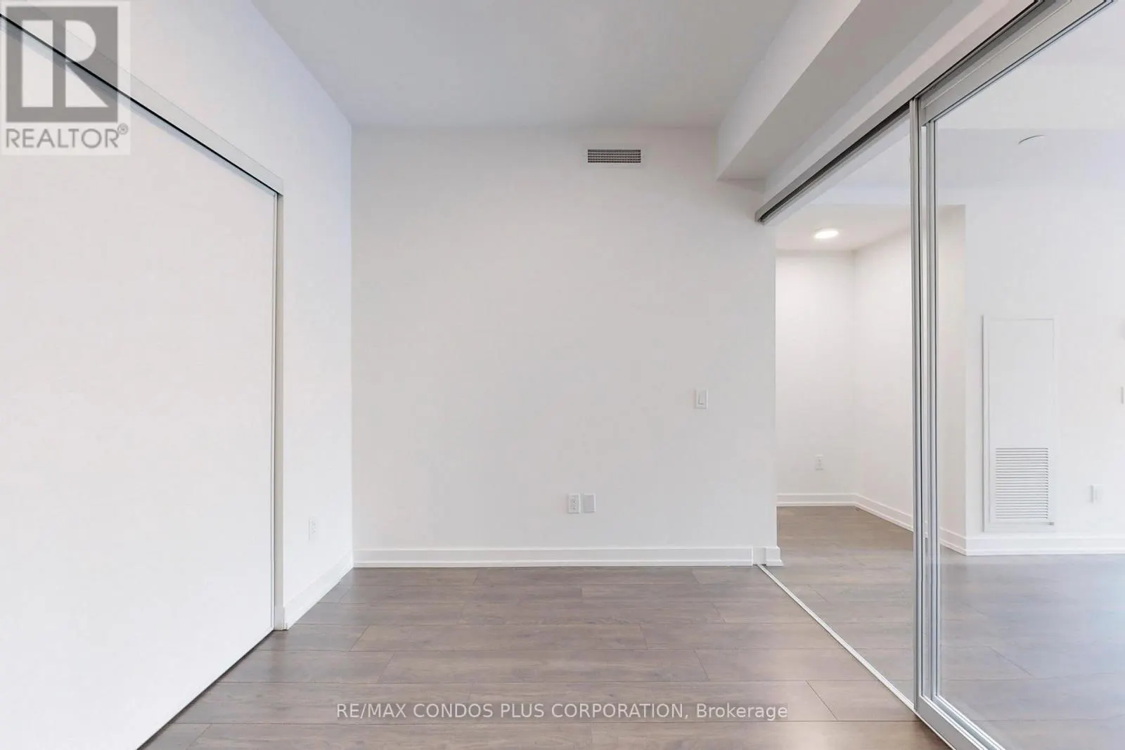 305 - 150 LOGAN AVENUE