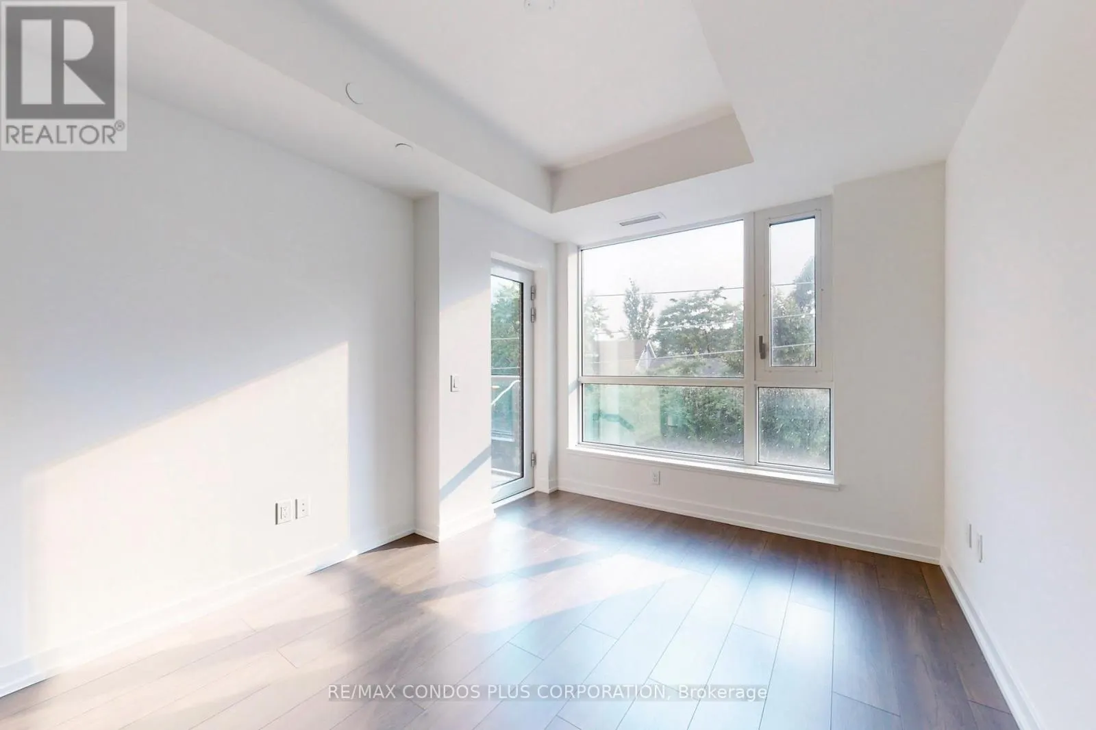 305 - 150 LOGAN AVENUE