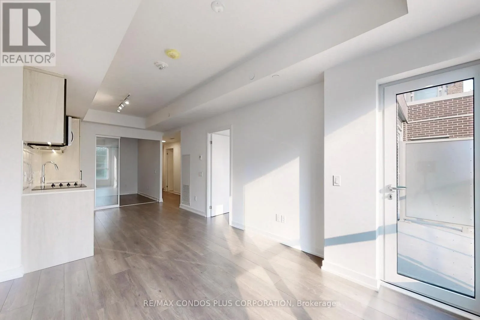 305 - 150 LOGAN AVENUE
