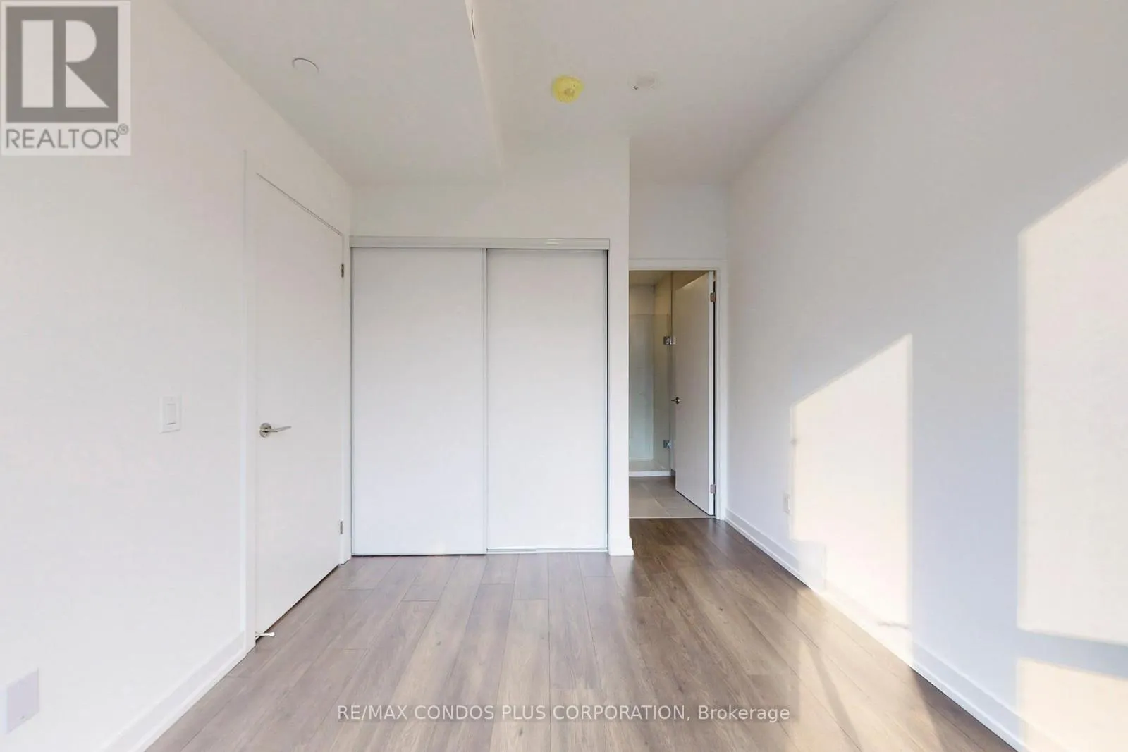 305 - 150 LOGAN AVENUE