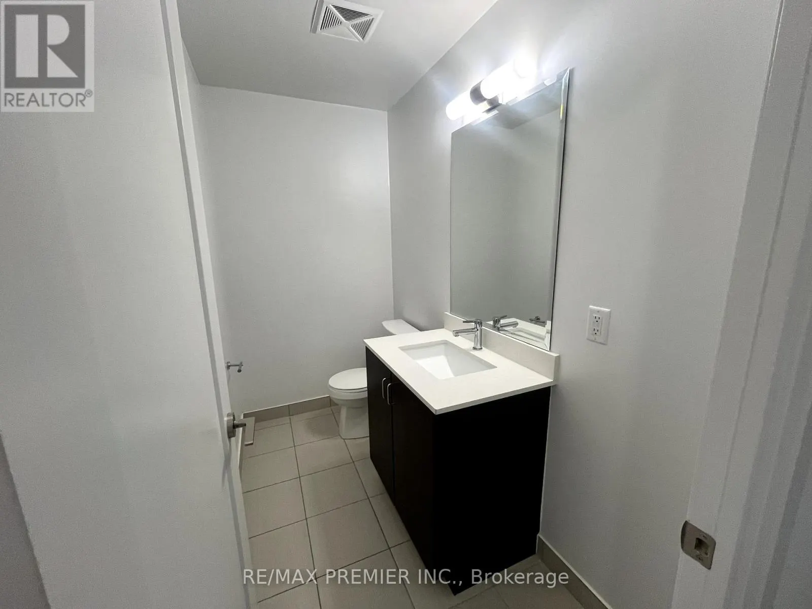 213 - 3220 SHEPPARD AVENUE E