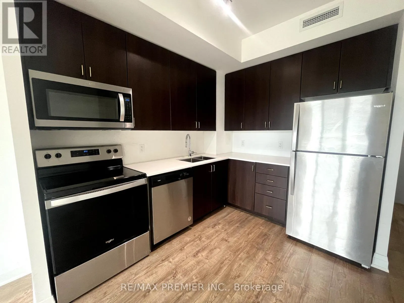 213 - 3220 SHEPPARD AVENUE E