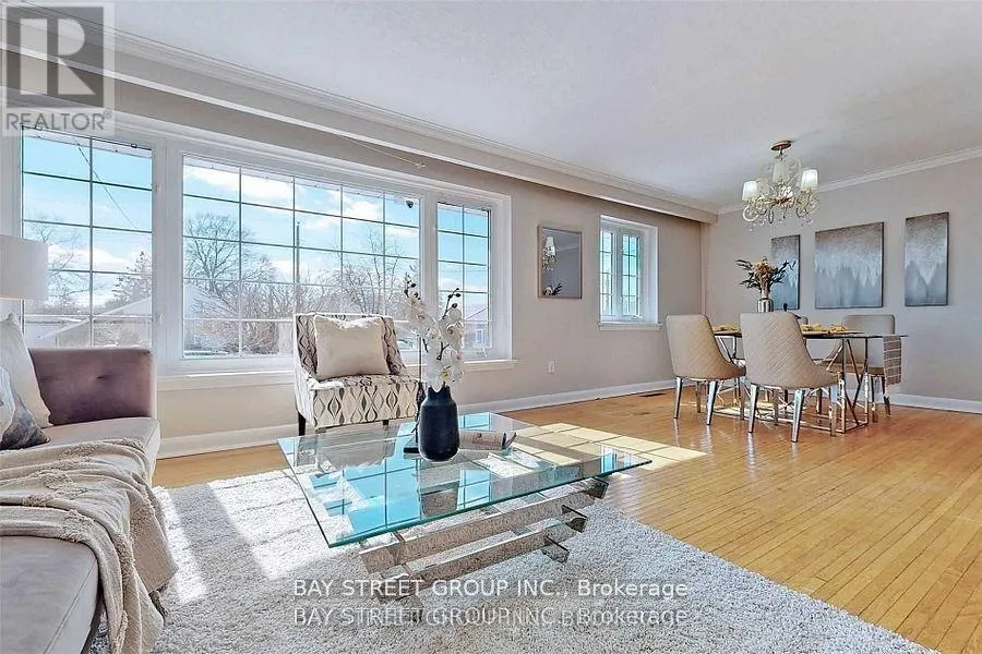 UPPER LEVEL - 15 CHARLEMONT CRESCENT