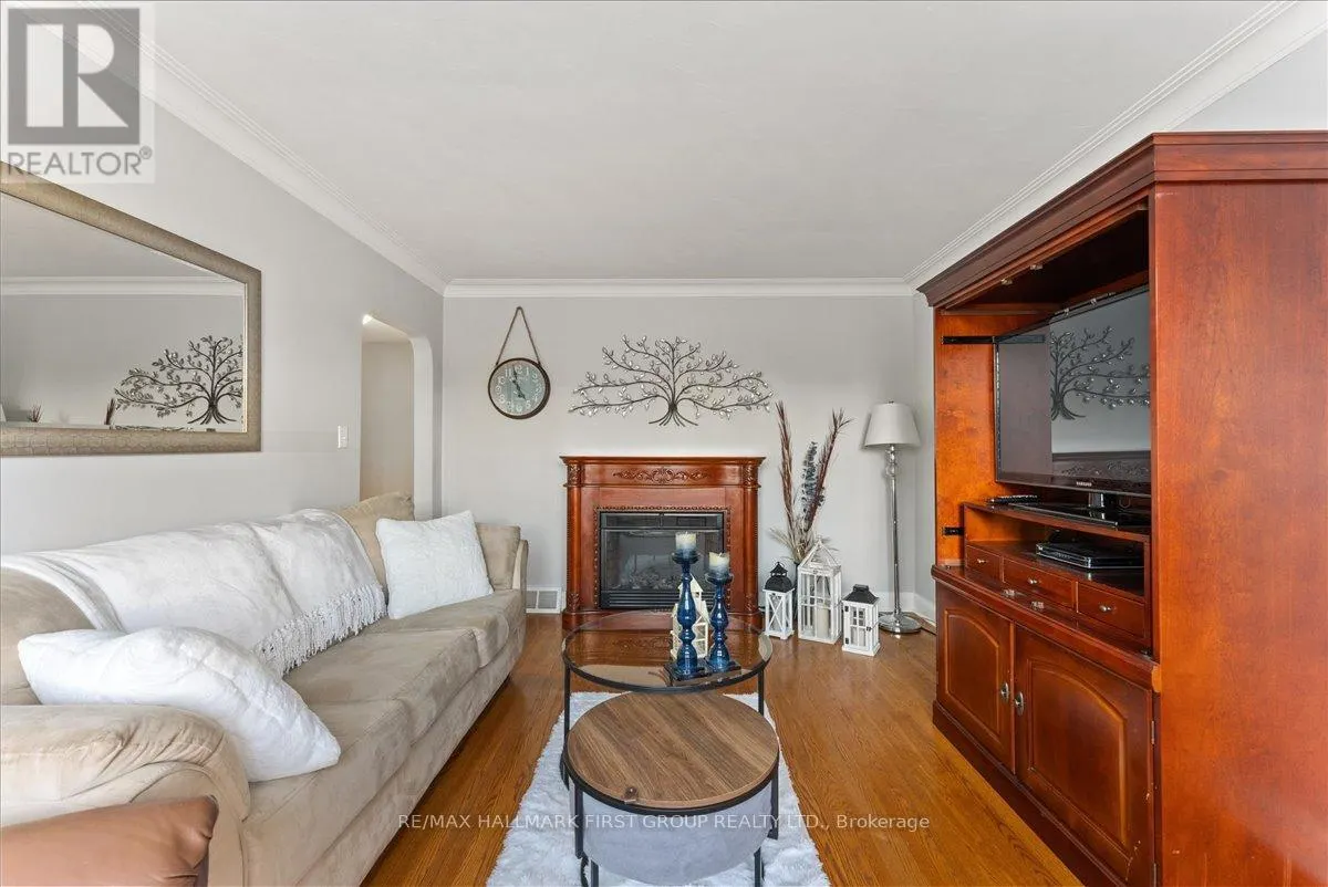 8 CONCESSION STREET E