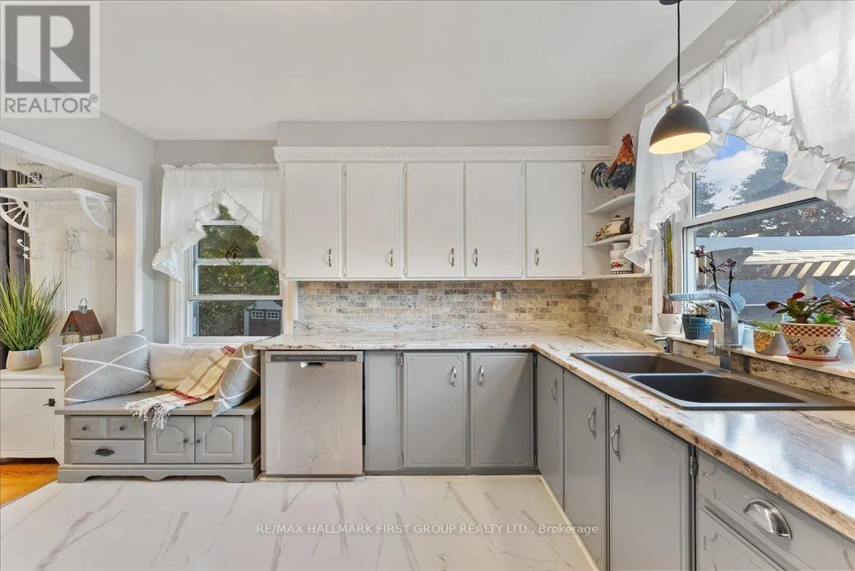 8 CONCESSION STREET E
