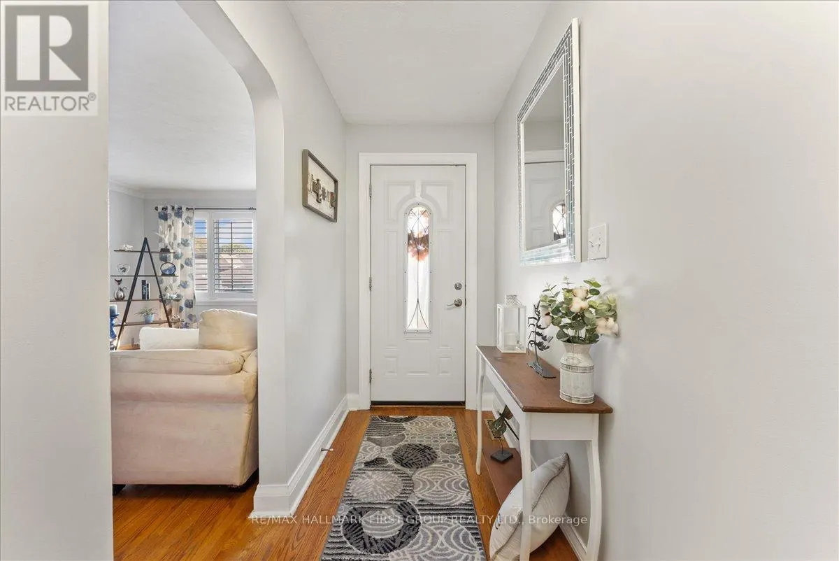 8 CONCESSION STREET E