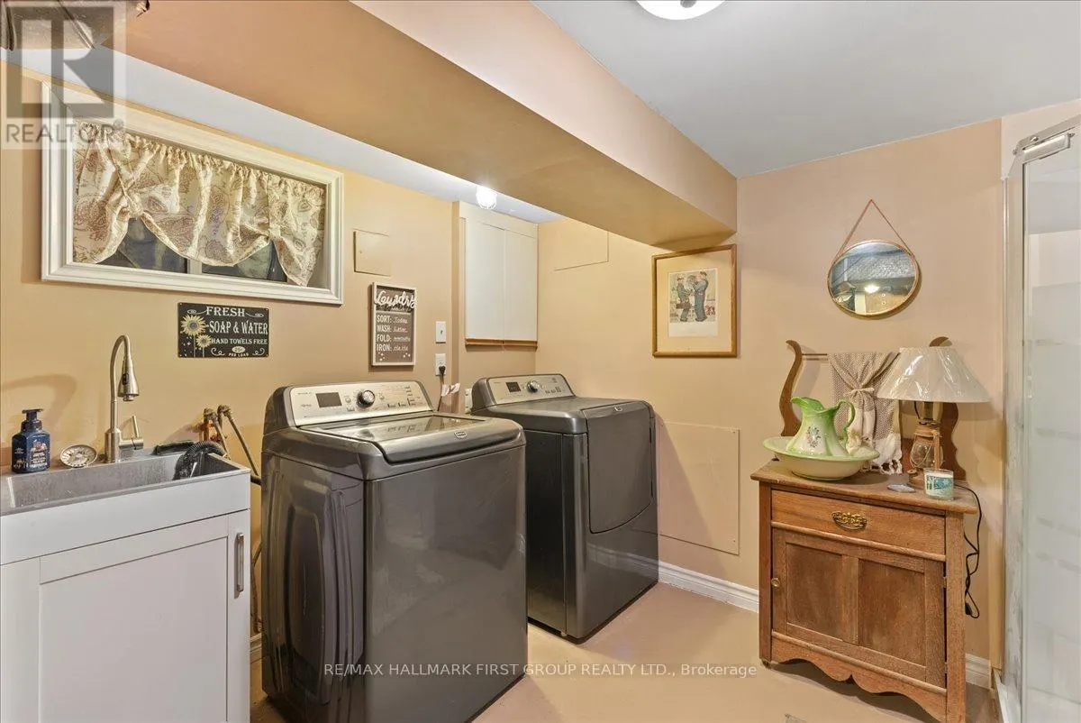 8 CONCESSION STREET E