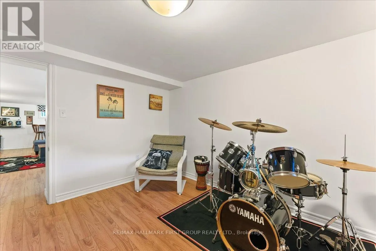 8 CONCESSION STREET E