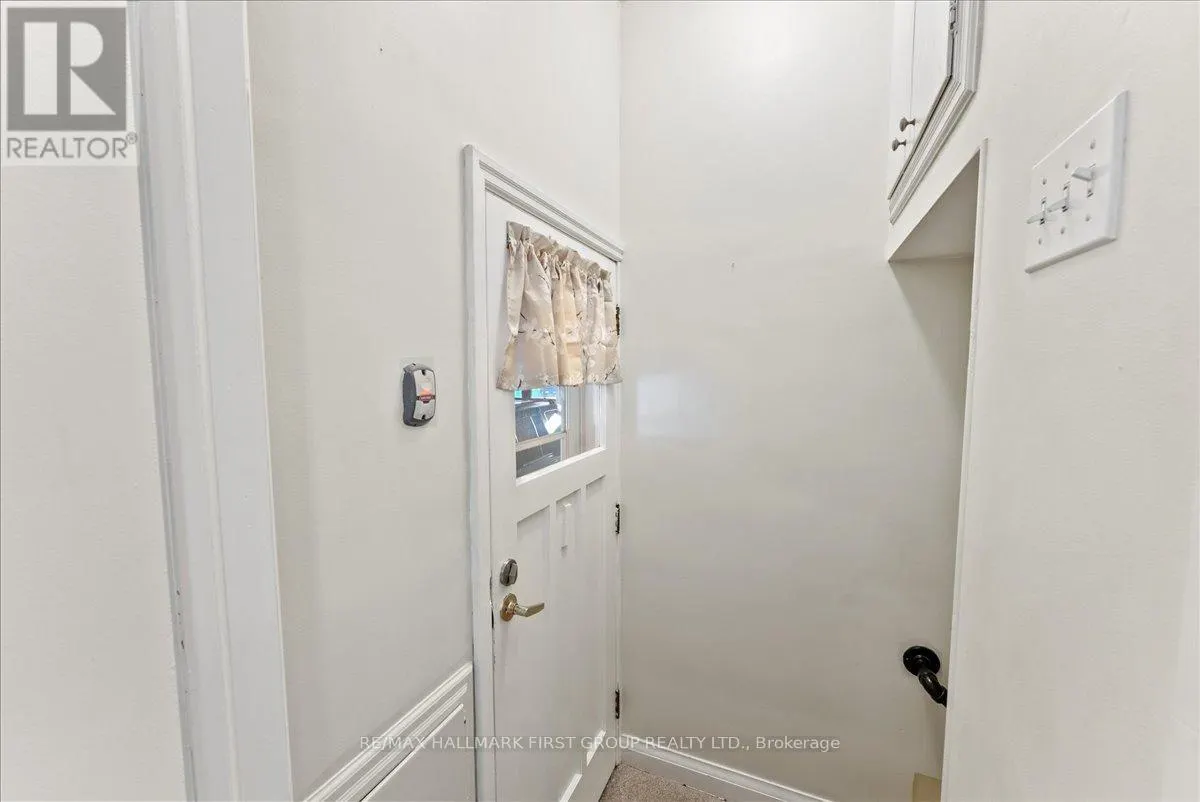 8 CONCESSION STREET E
