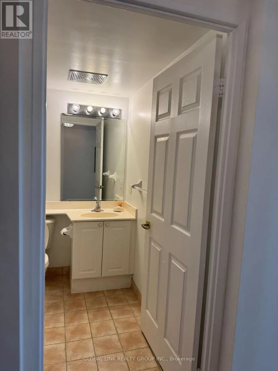 315 - 1 LEE CENTRE DRIVE N