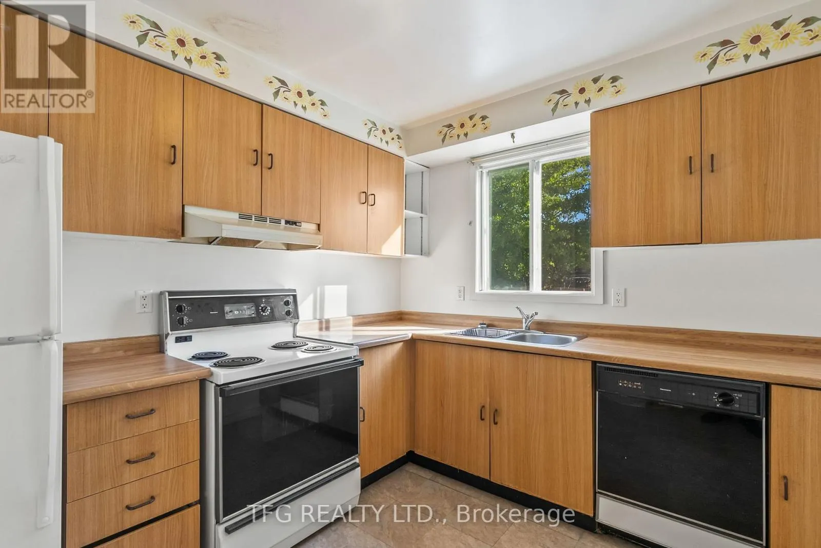 388 POMPANO COURT