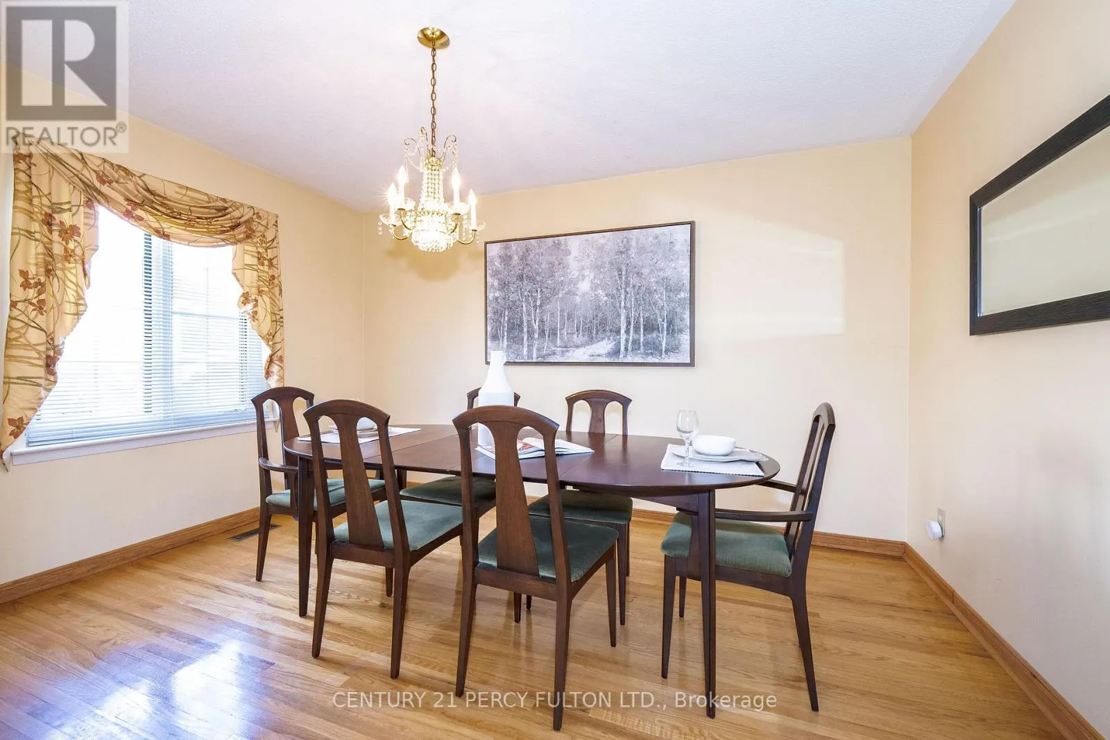 14 FARMINGTON CRESCENT