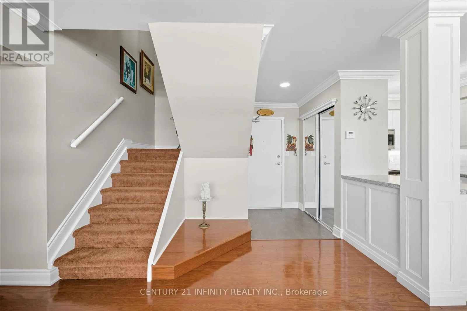 635 - 50 RICHMOND STREET E, #635