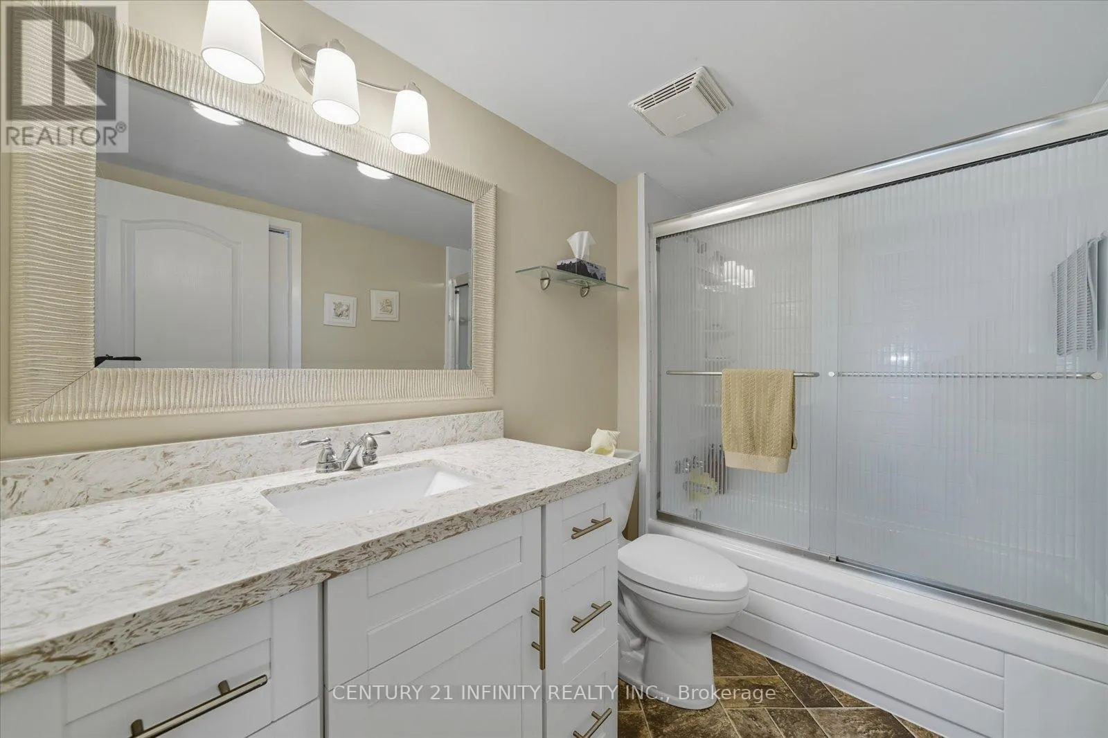 635 - 50 RICHMOND STREET E, #635