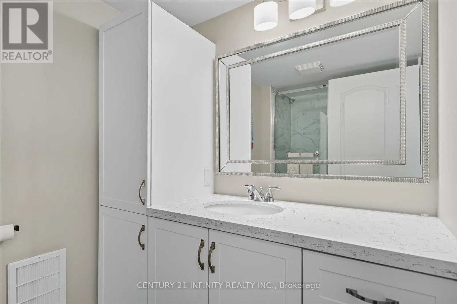 635 - 50 RICHMOND STREET E, #635