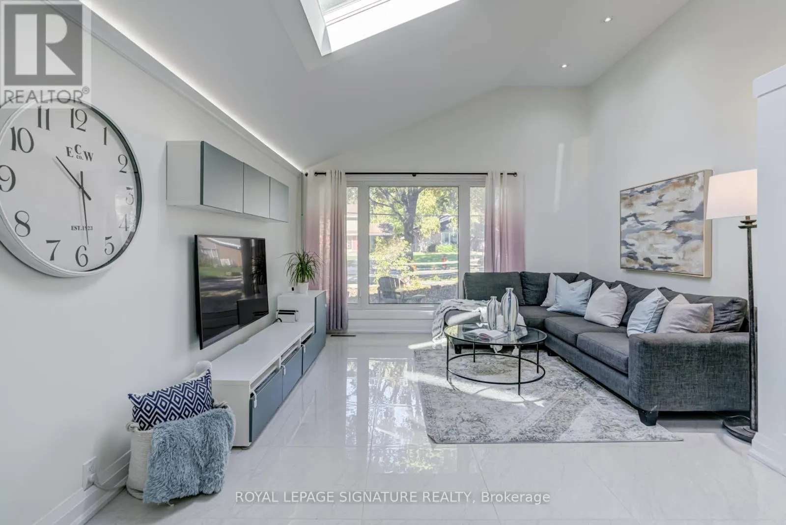 57 MUNSON CRESCENT