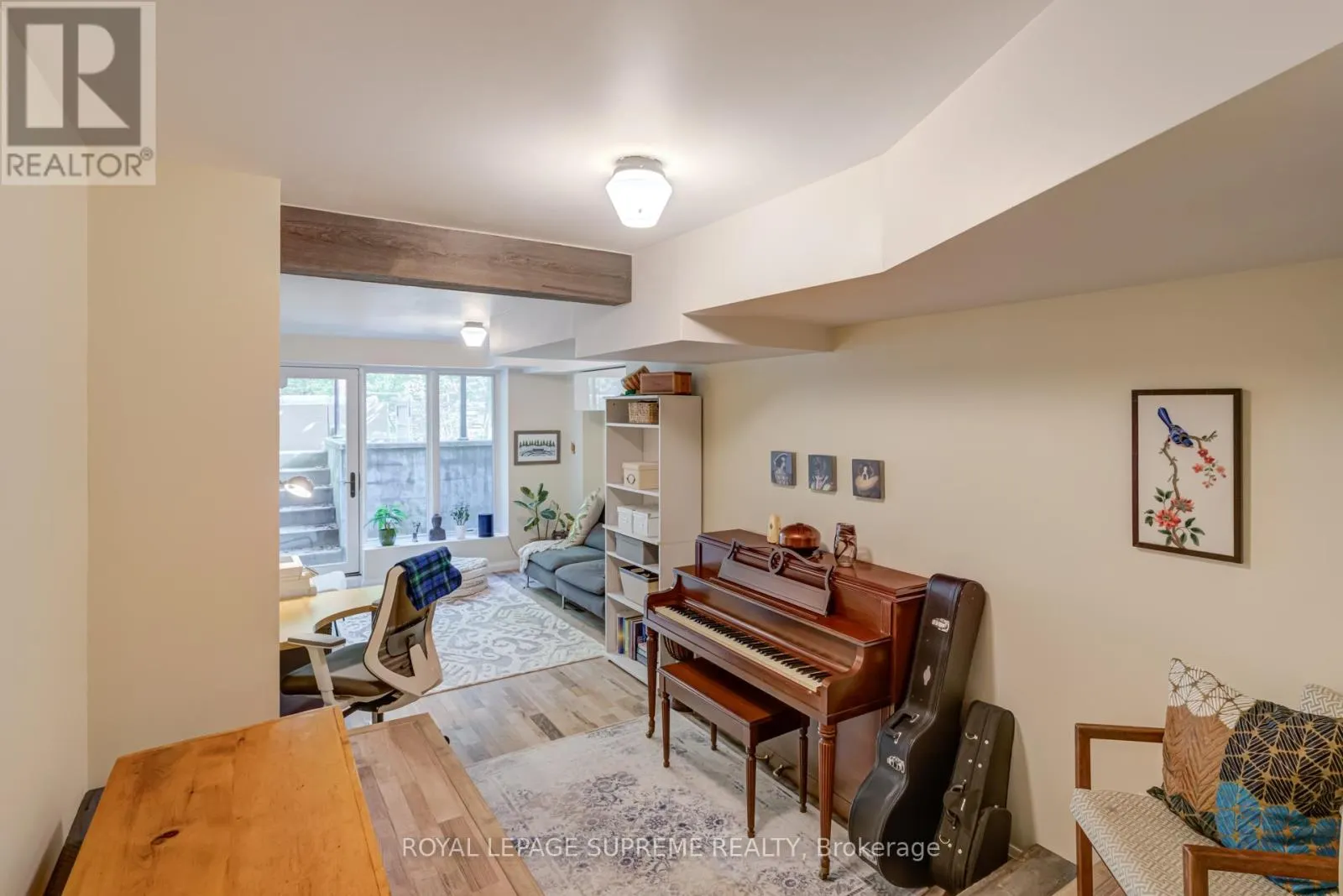 11 WEST LYNN AVENUE
