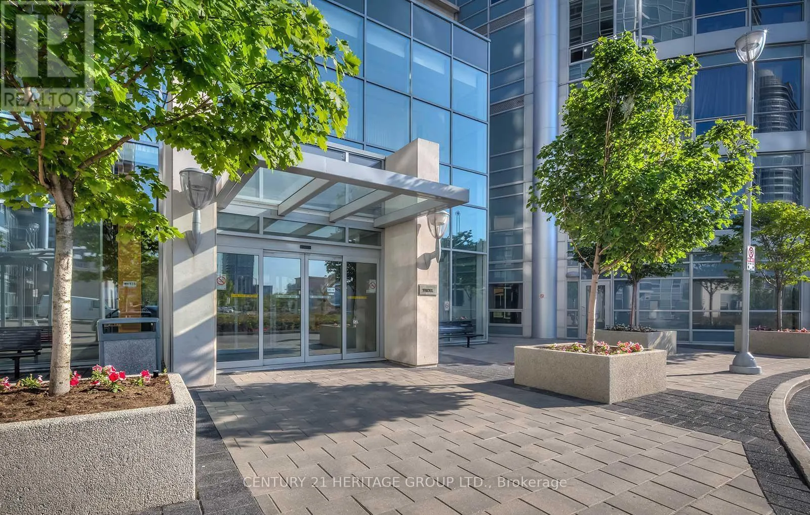 1511 - 125 VILLAGE GREEN SQUARE