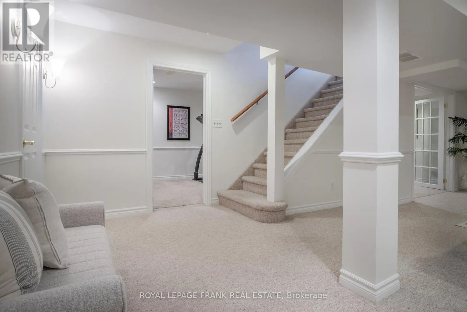 39 WINTERBERRY DRIVE