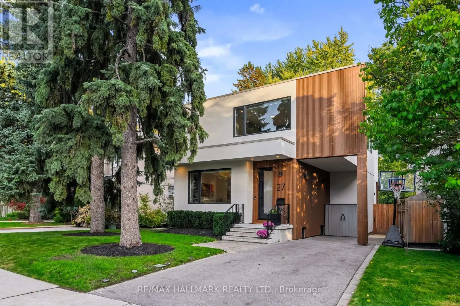 27 GLENCREST BOULEVARD