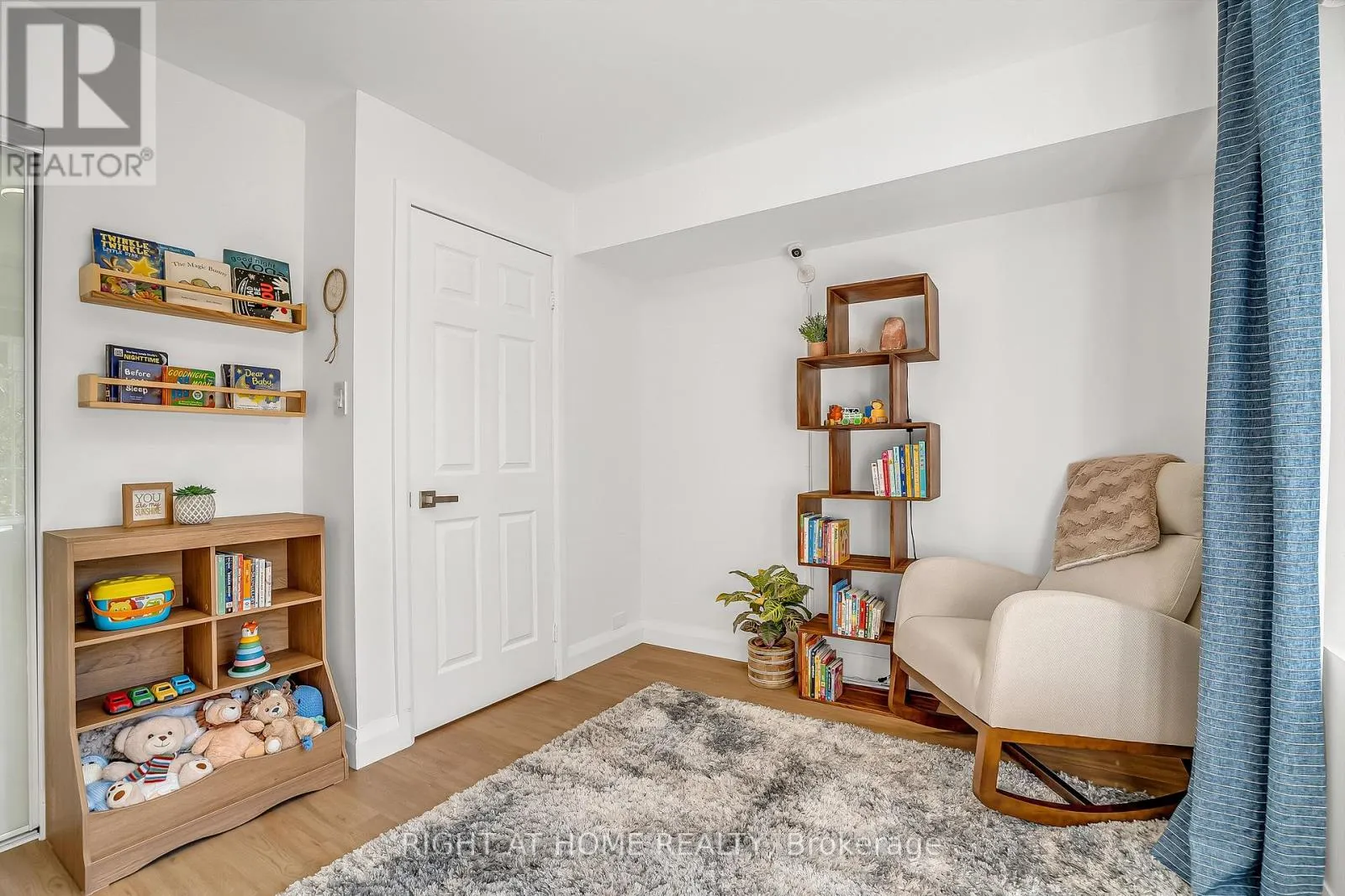 2 - 70 PETRA WAY