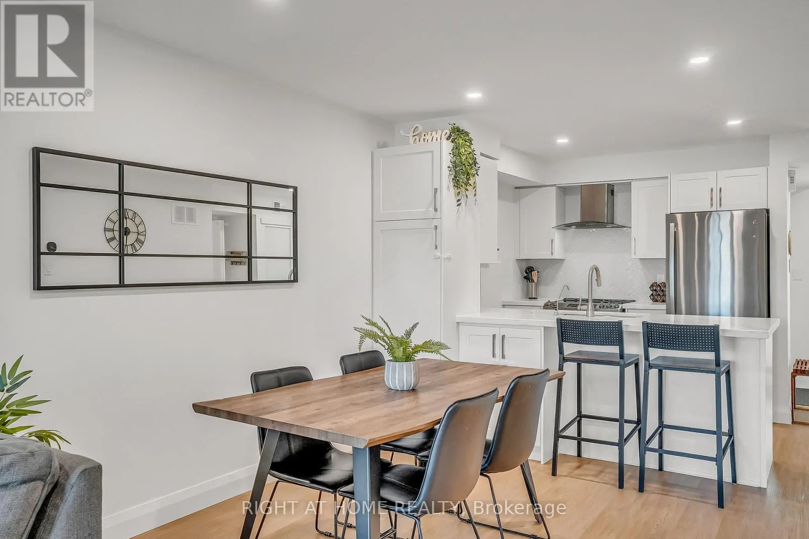 2 - 70 PETRA WAY