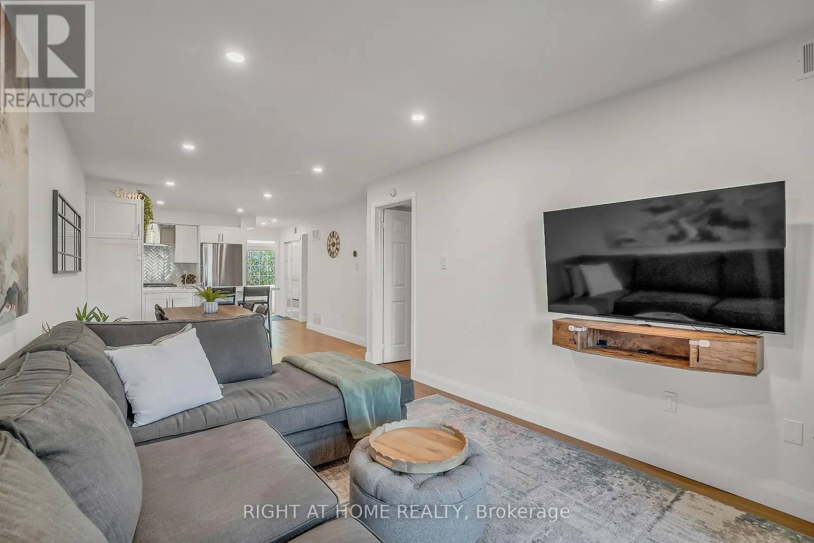 2 - 70 PETRA WAY