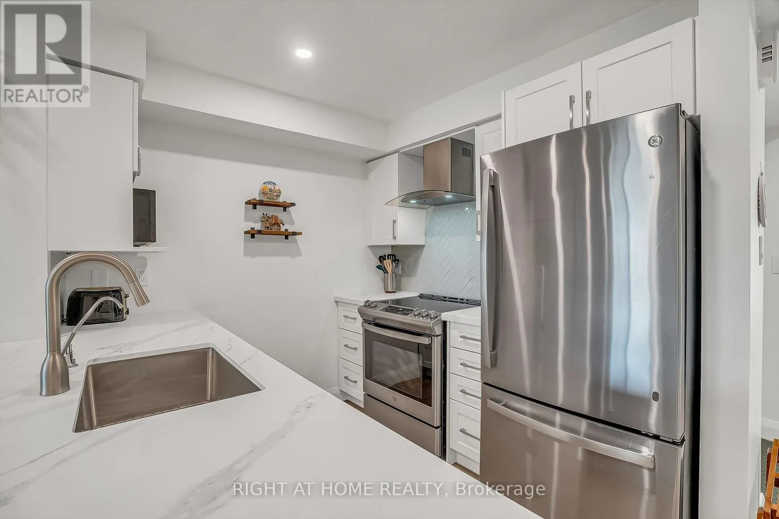 2 - 70 PETRA WAY