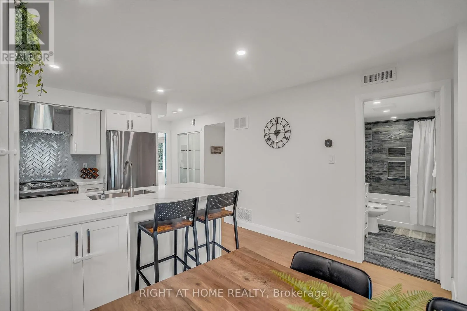 2 - 70 PETRA WAY