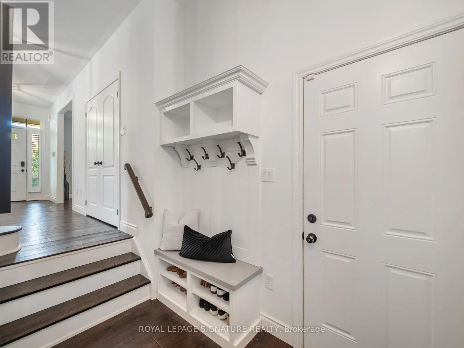 2 DENBURY COURT
