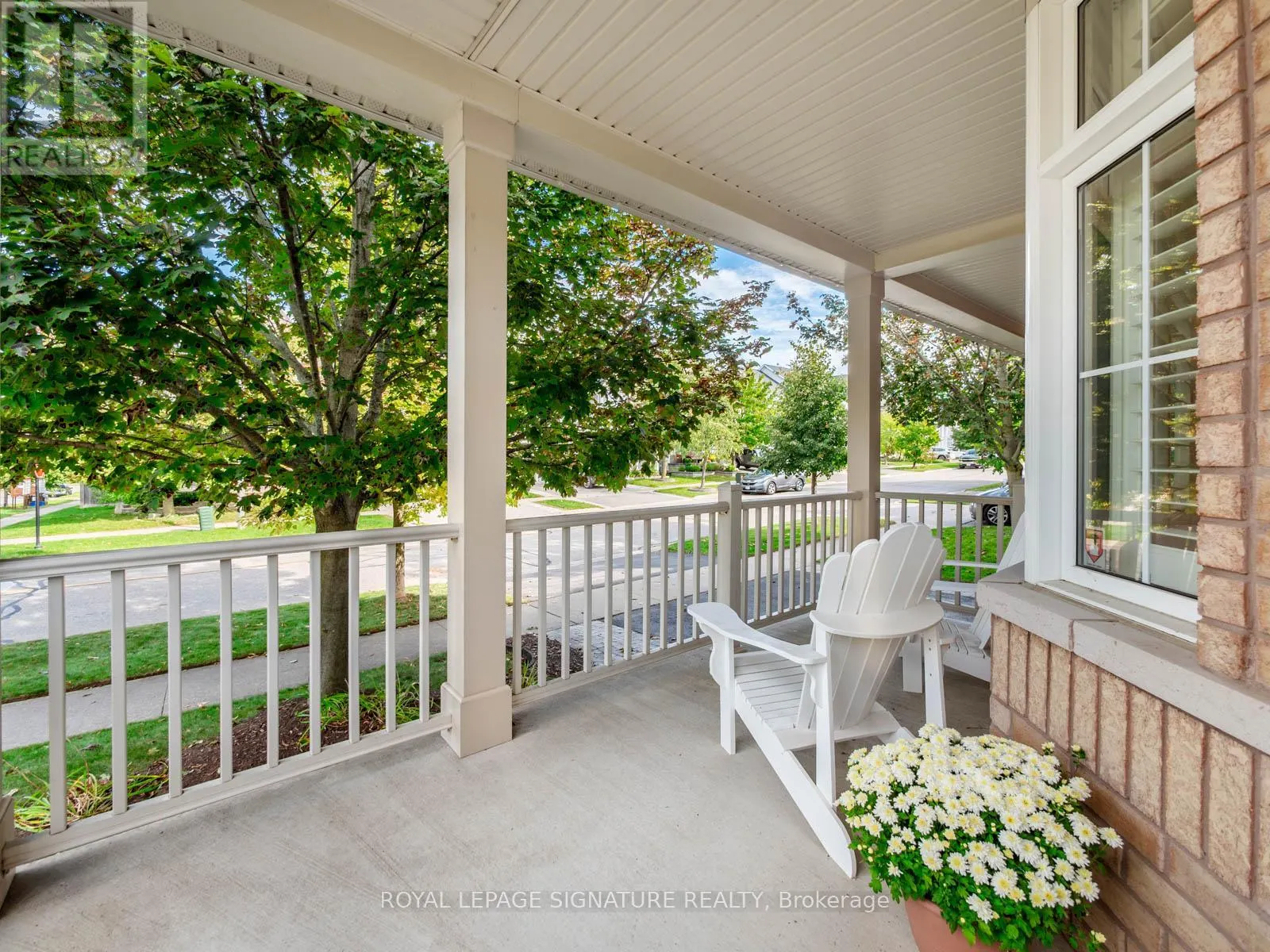 2 DENBURY COURT