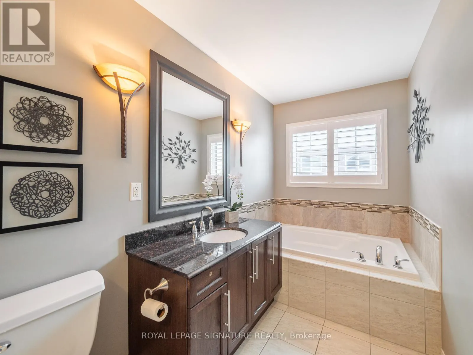 2 DENBURY COURT