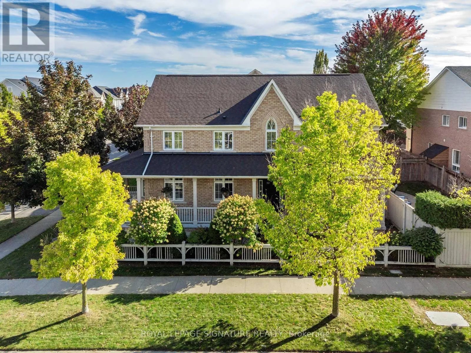 2 DENBURY COURT