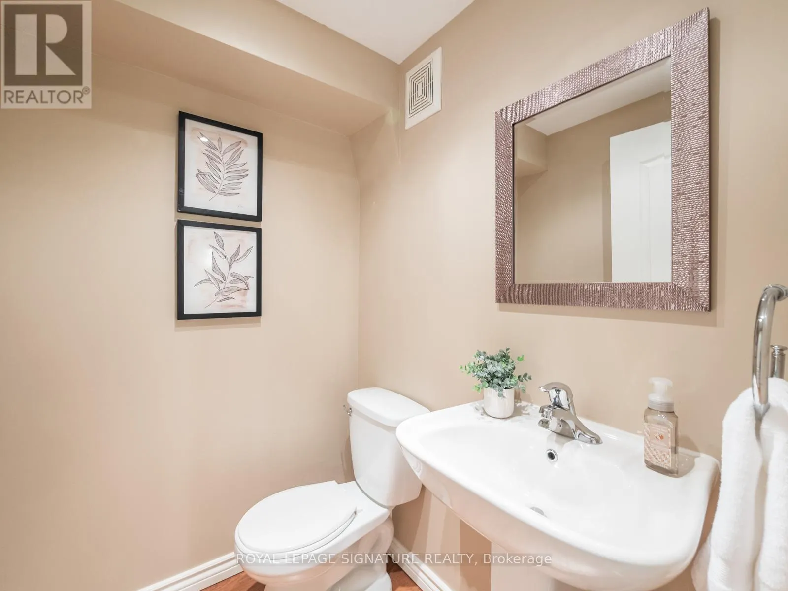 2 DENBURY COURT