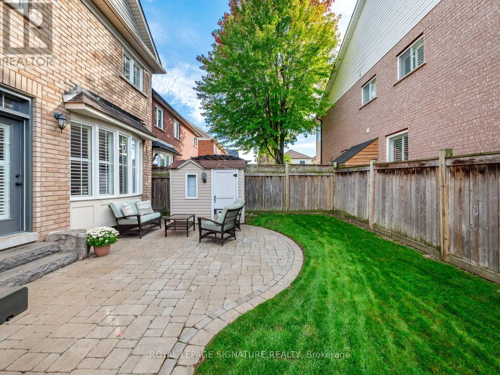 2 DENBURY COURT