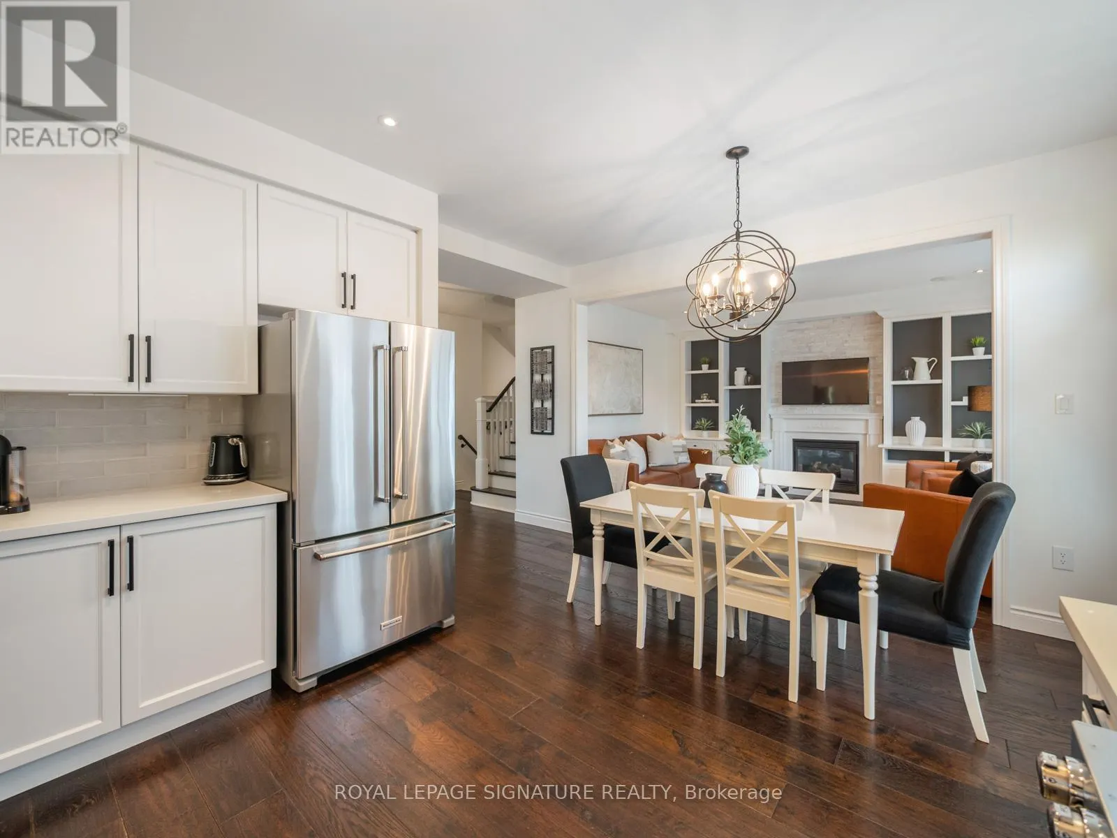 2 DENBURY COURT